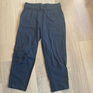 Lululemon dance studio mid rise cropped pant navy blue size 8